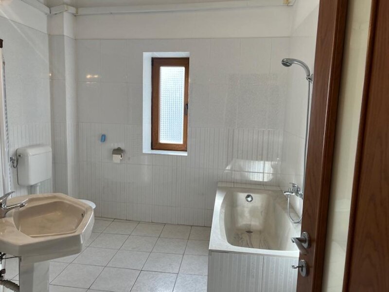 Apartament 4 camere in vila- Gara de Nord. 